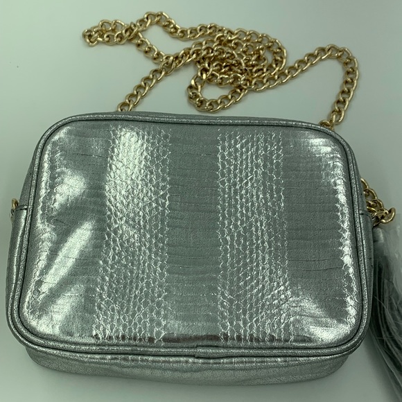 Victoria secret metallic crossbody - Picture 6 of 7